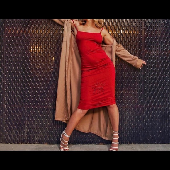 ⭐️⭐️ONLY 1 LEFT!⭐️⭐️ Sexy red body con dress - Picture 2 of 5